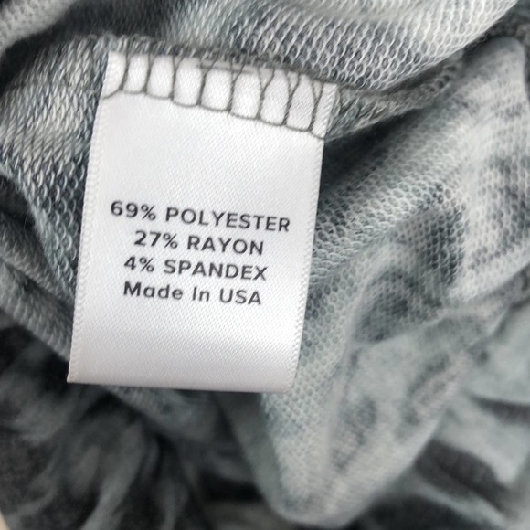 Peyton Jensen Gray Leopard Print Top (S) - Picture 6 of 7